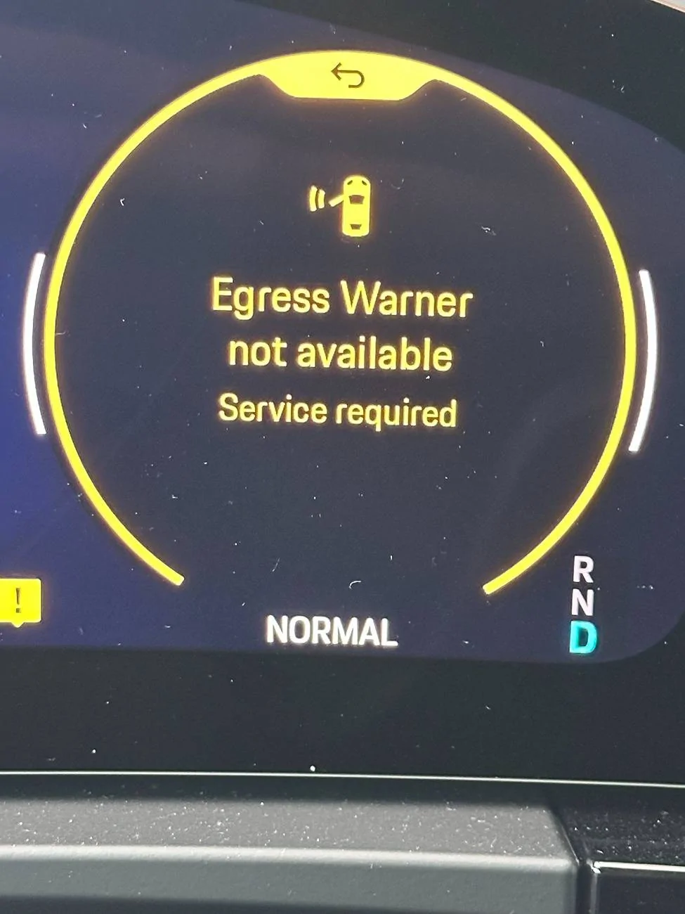 Electric Macan EV Too many software issues IMG_3981