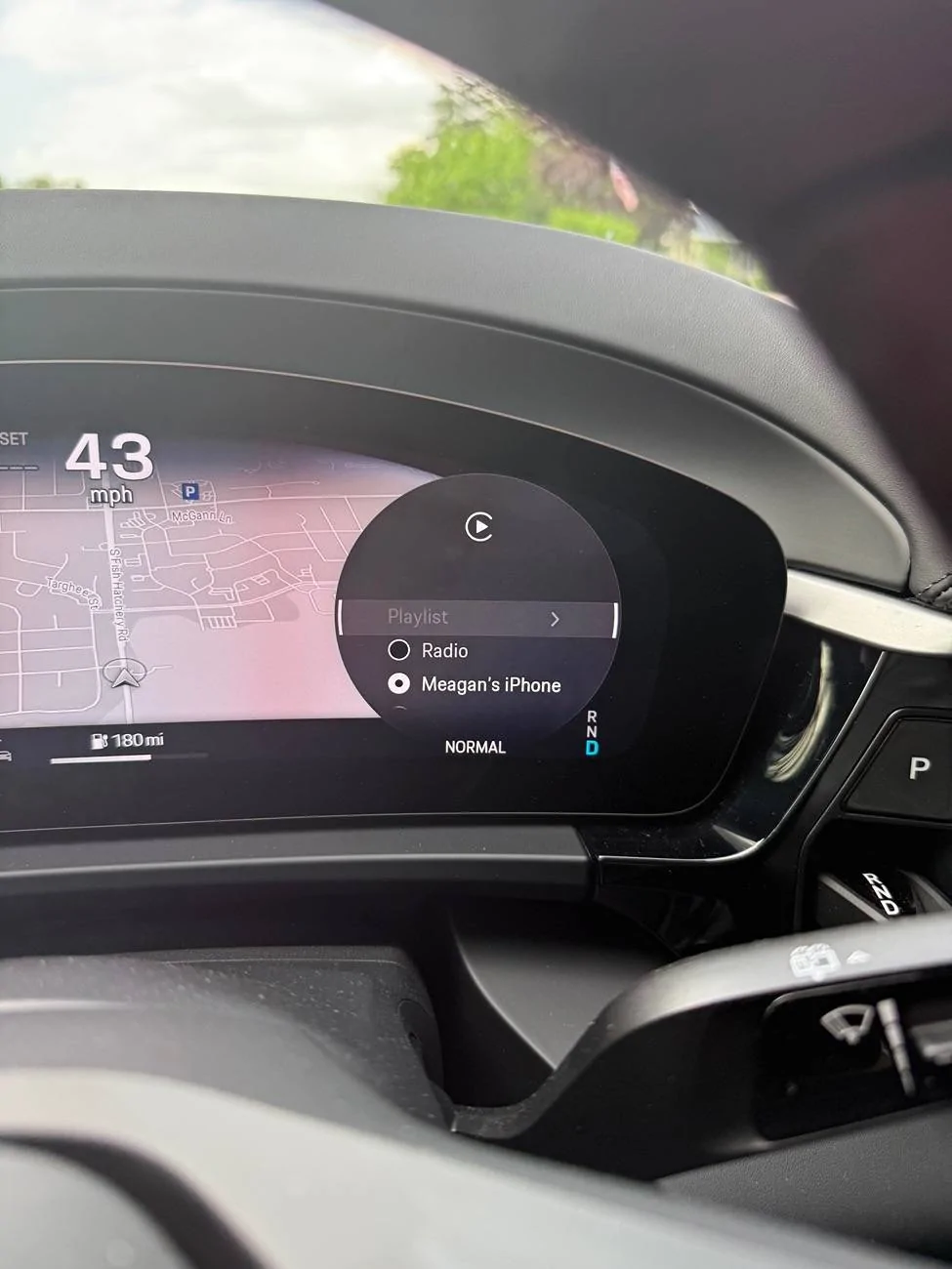 Electric Macan EV Instrument cluster on right always reset IMG_5189
