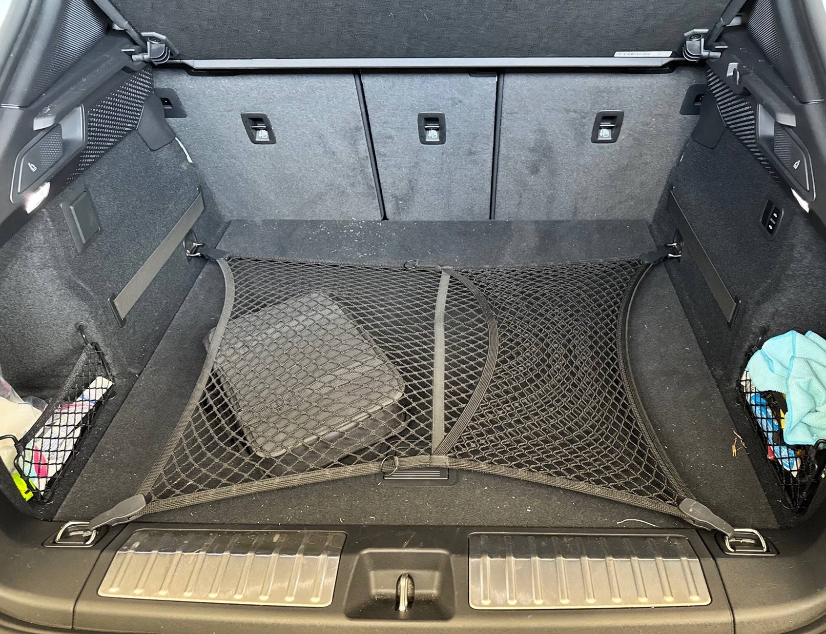 Electric Macan EV Audi A4/S4/RS4 luggage net works in Macan EV 1747862398969-z5