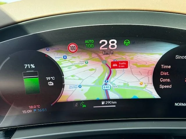 Electric Macan EV Intermittent Connectivity Issues with Macan EV Turbo – Anyone Else Experiencing This? IMG_3148
