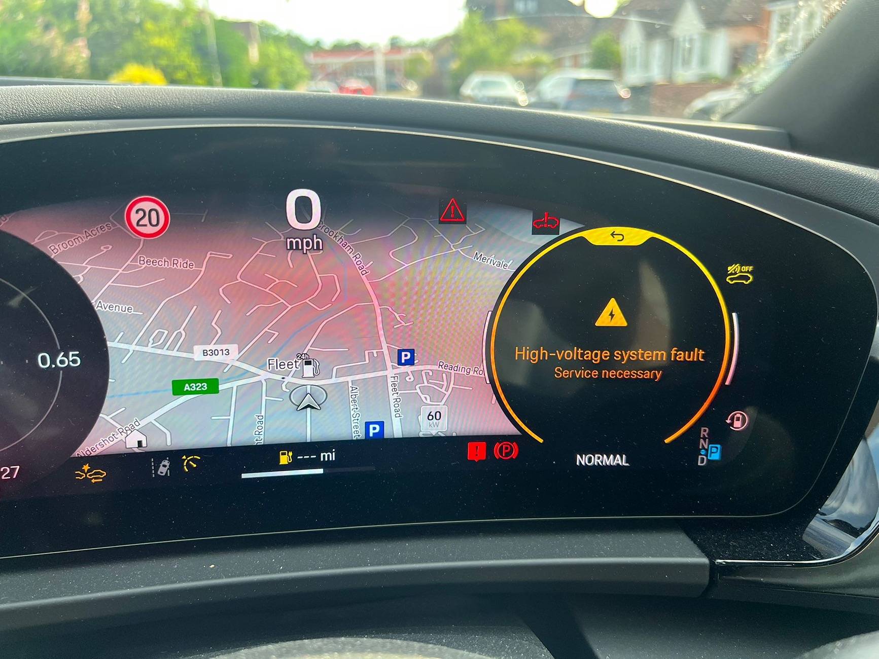 Electric Macan EV 4S Dead- multiple warning lights 580e78df-bb26-46e2-b310-c46e40ad9b7a