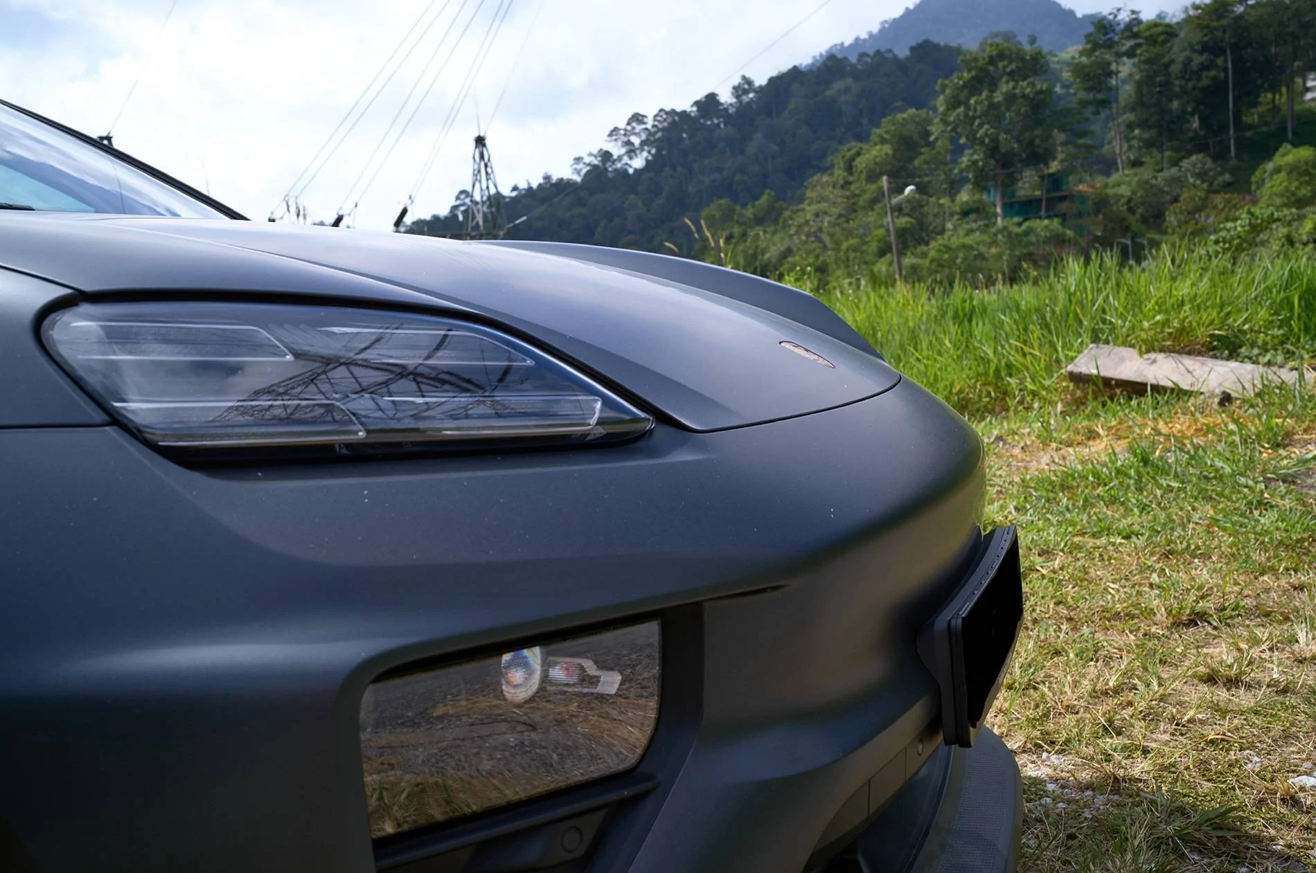 Electric Macan EV VOLCANO GREY Macan EV Photos Thread IMG_0955