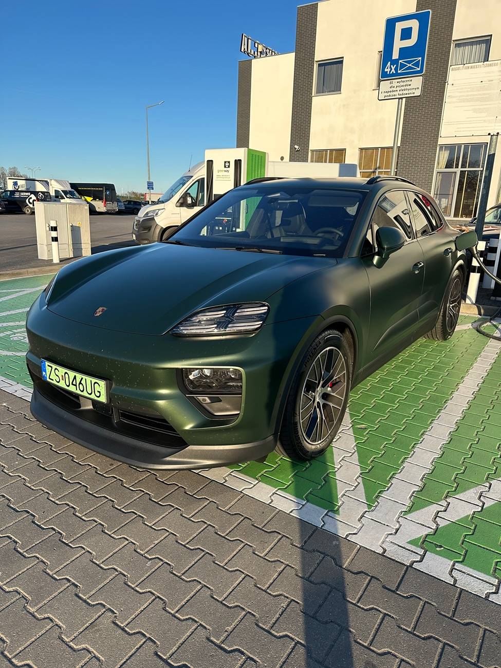 Electric Macan EV OAK GREEN Macan EV Photos Thread IMG_2342