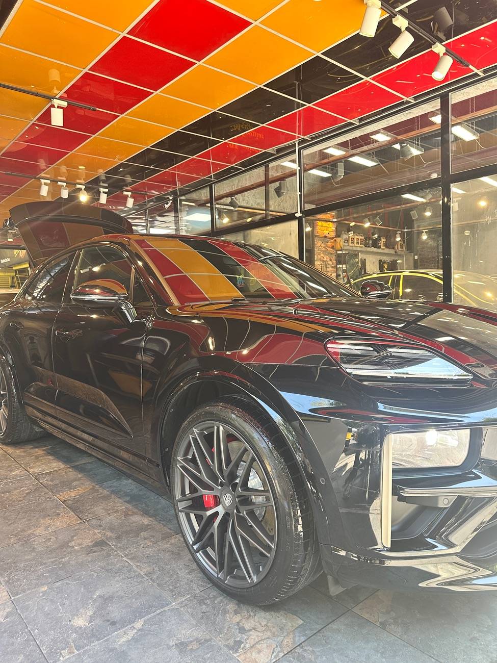 Electric Macan EV PORSCHE MACAN TURBO EV WHEELS IMG_9573