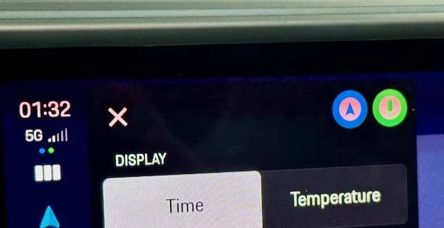 Electric Macan EV What's the significance of the icons and coloured dots in the connectivity area? IMG_6943