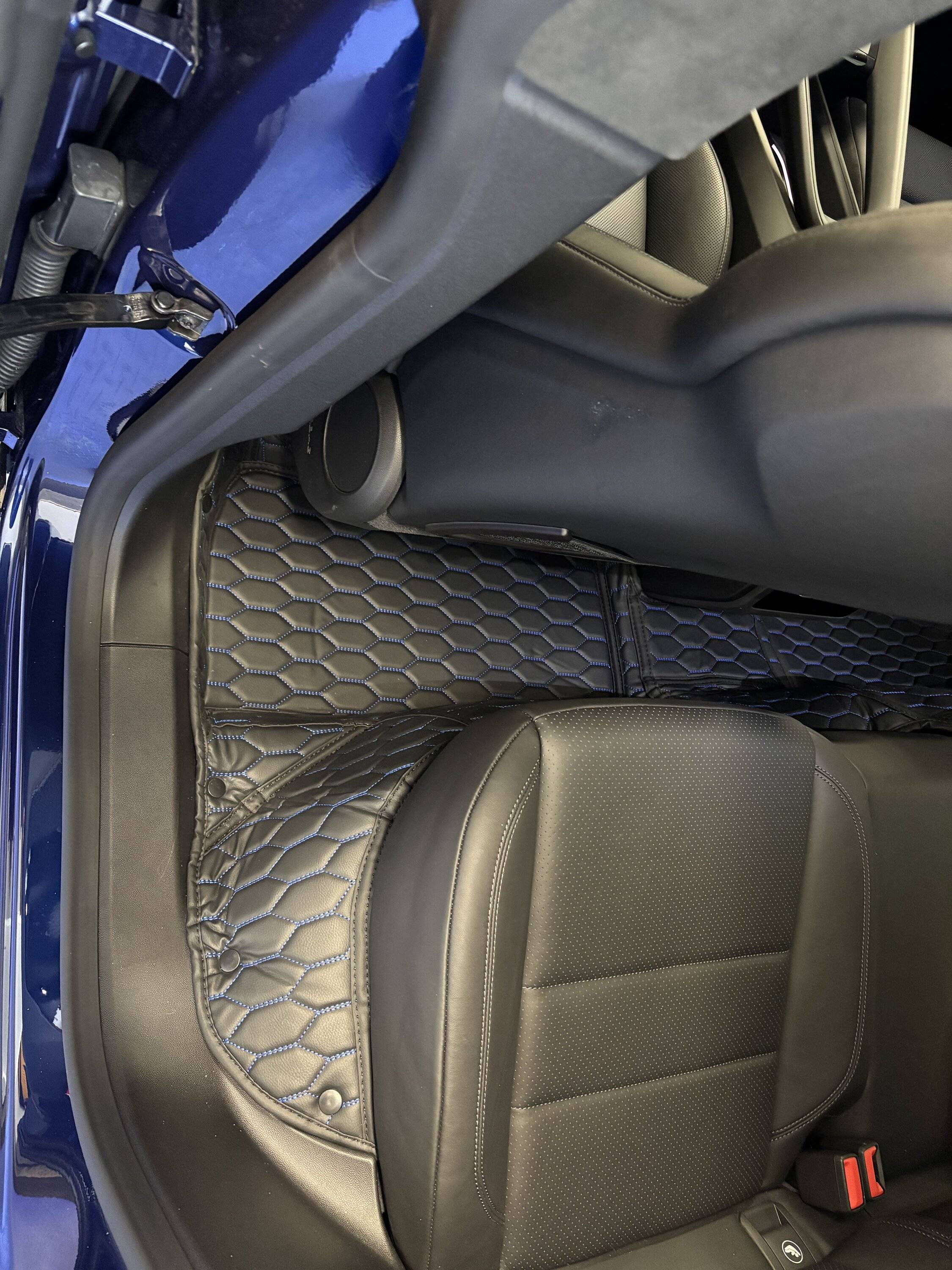 Electric Macan EV My New Manicci Floor Mats Are Excellent! IMG_7686