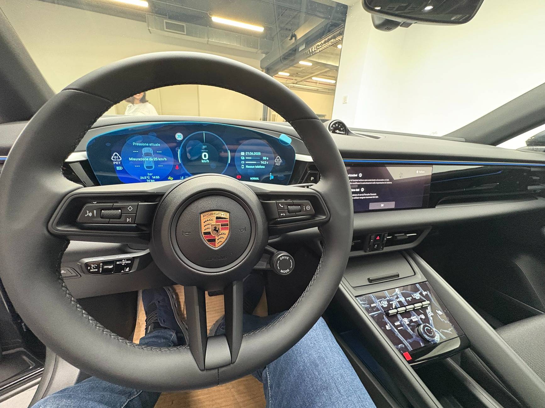 Electric Macan EV Seeking Advice on My Porsche Macan 2025 Configuration IMG_0127