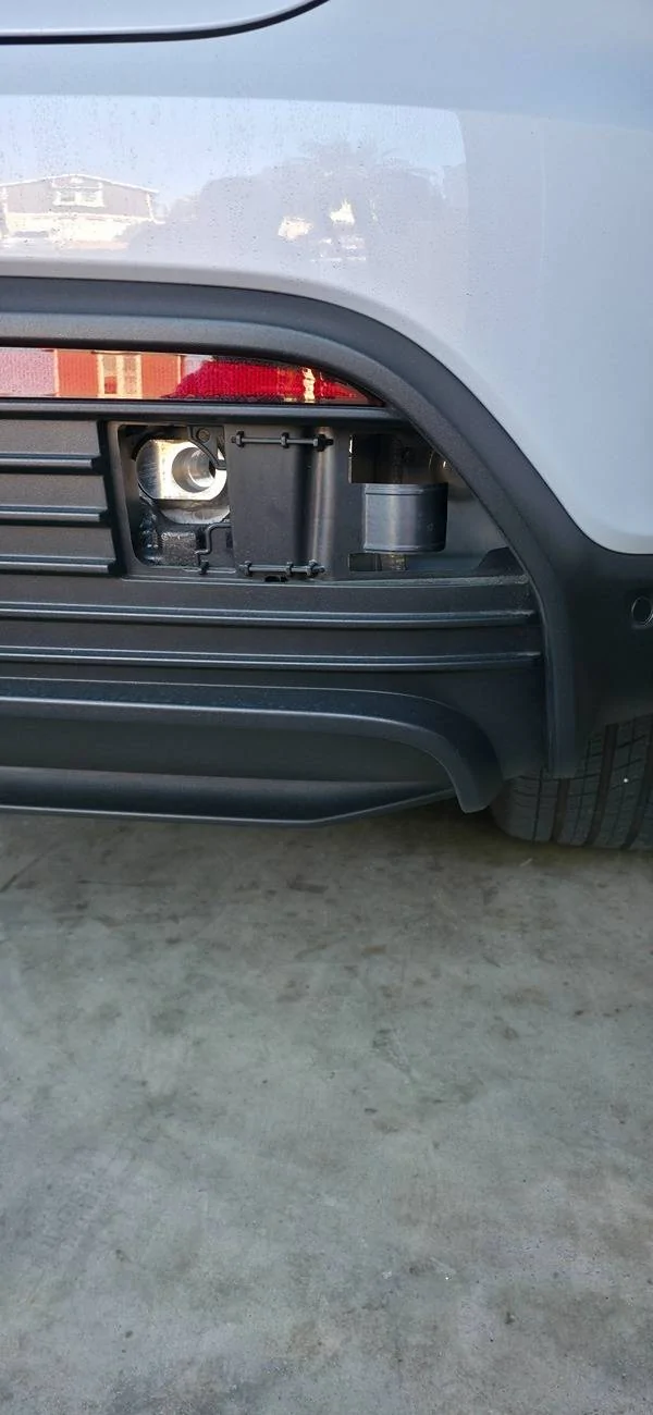 Electric Macan EV Plastic cover right side rear bumper is missing 20250608_174006