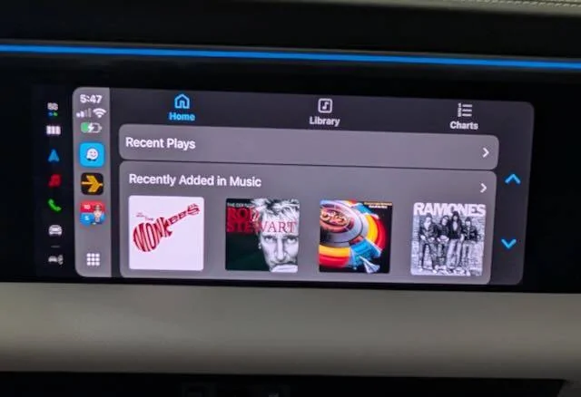 Electric Macan EV charging telephone compartment : the new black hole PXL_20250707_004719942