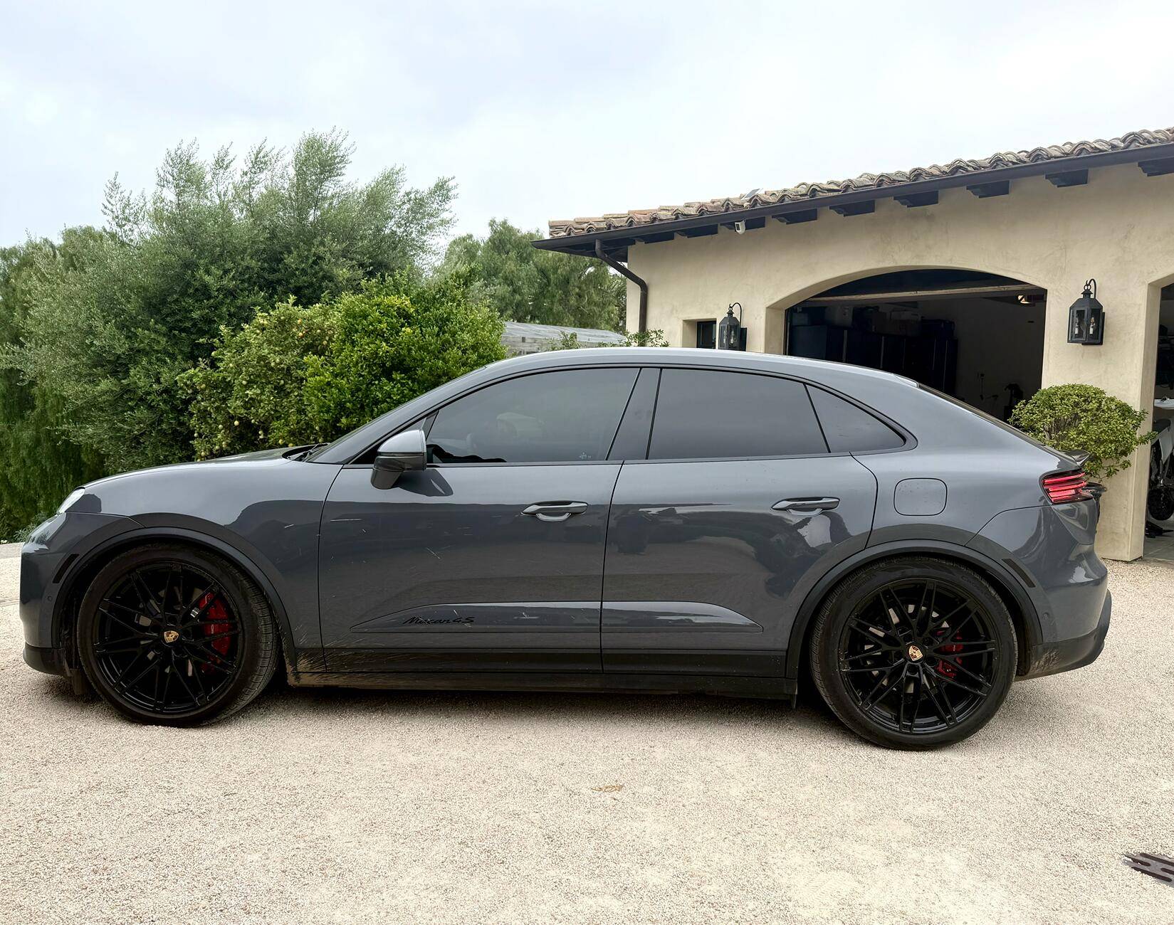 Electric Macan EV Wheel spacers and lowering tempImageitXQDf