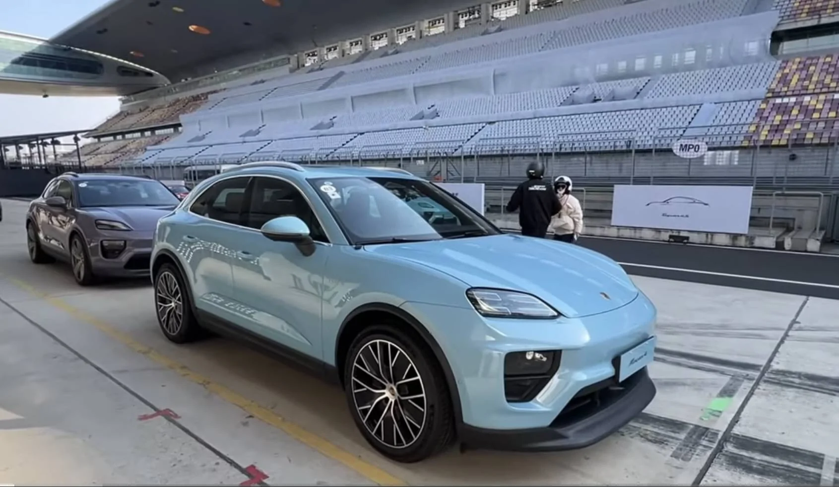 Electric Macan EV FROZEN BLUE Macan EV Photos Thread IMG_3090