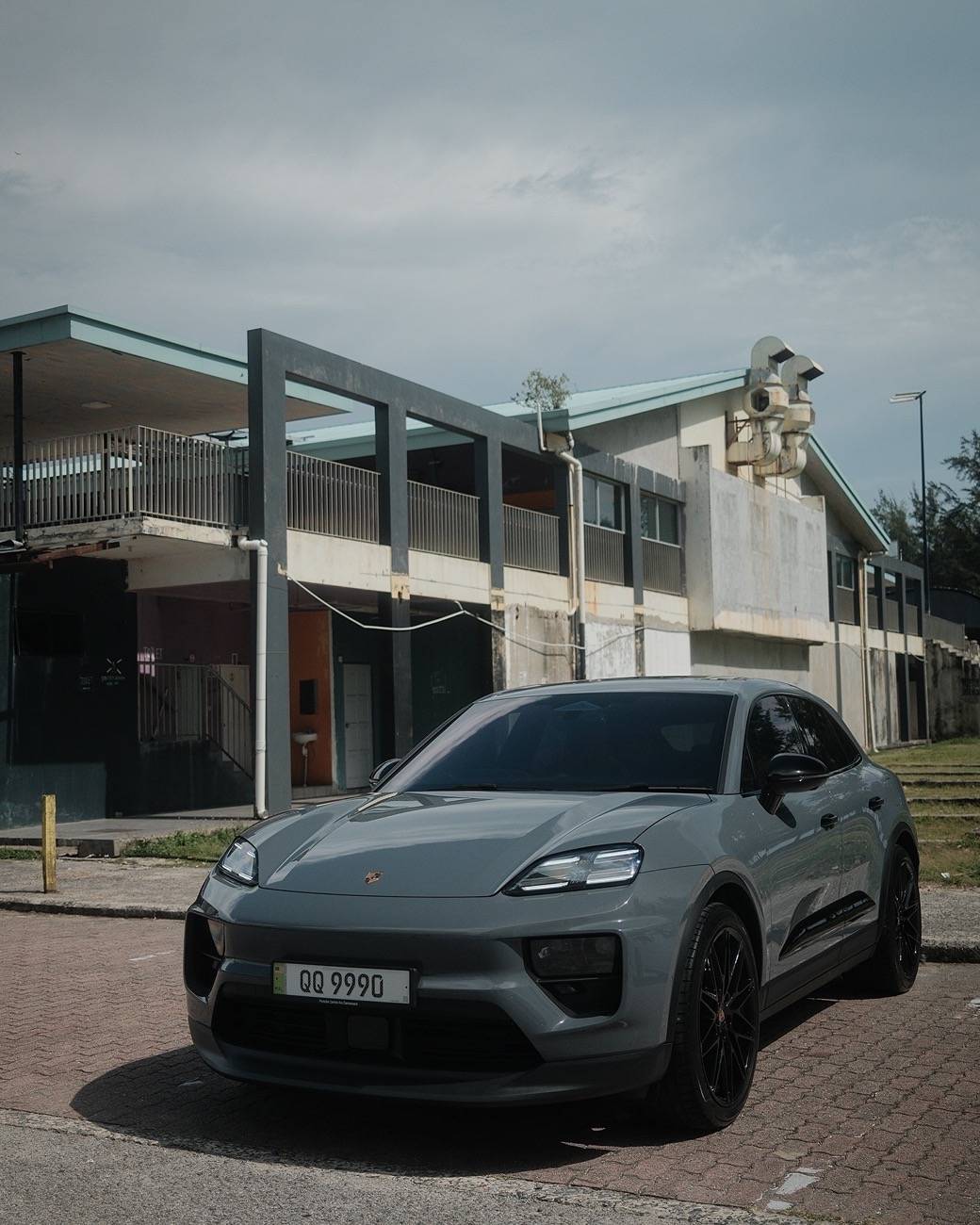Electric Macan EV Photoshoot: My first-ever Porsche — a Macan 4 EV in Slate Grey Neo. 0FEE5D05-2585-410E-919B-700848BE6DB3