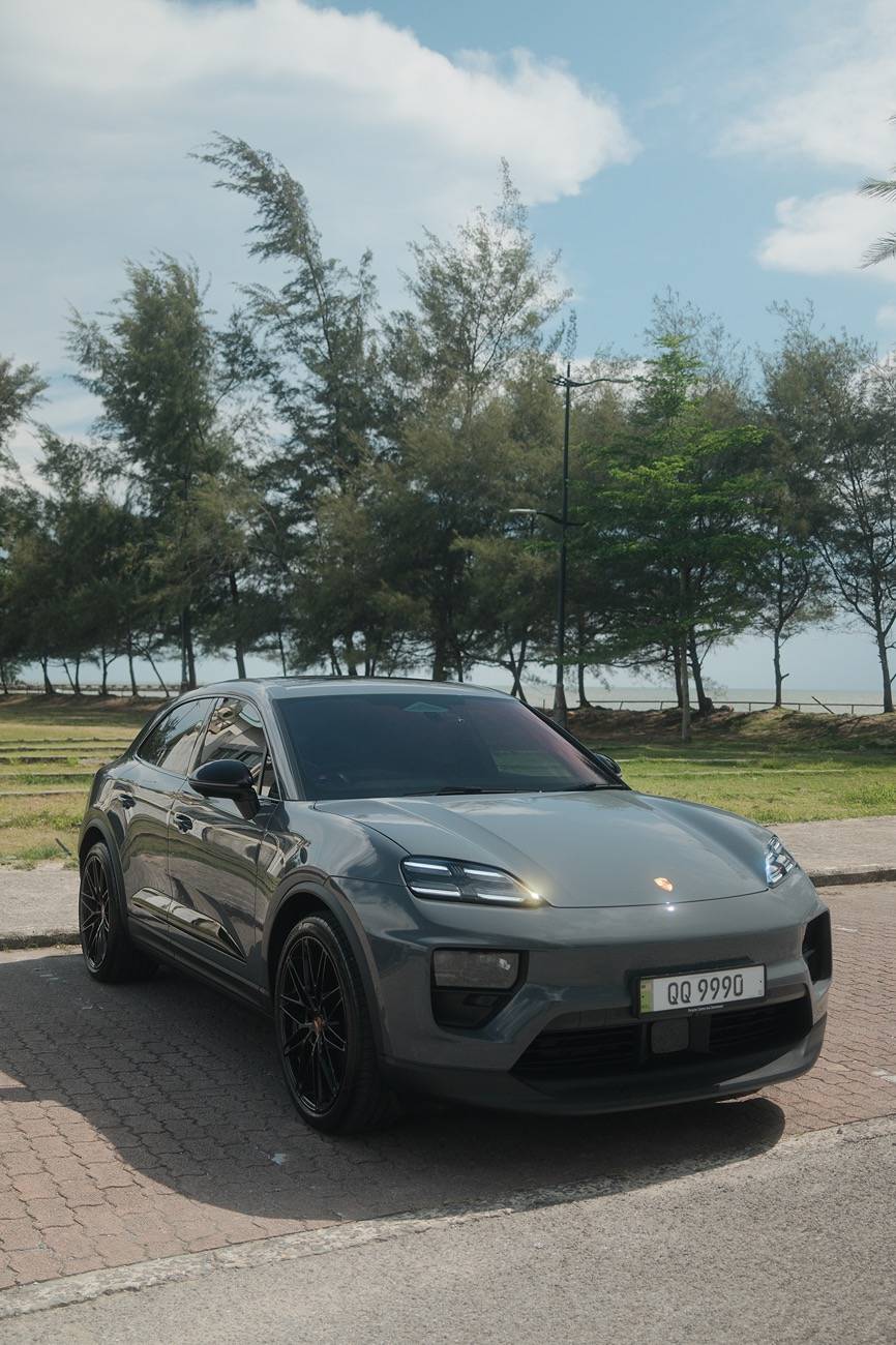 Electric Macan EV Photoshoot: My first-ever Porsche — a Macan 4 EV in Slate Grey Neo. DSCF0912