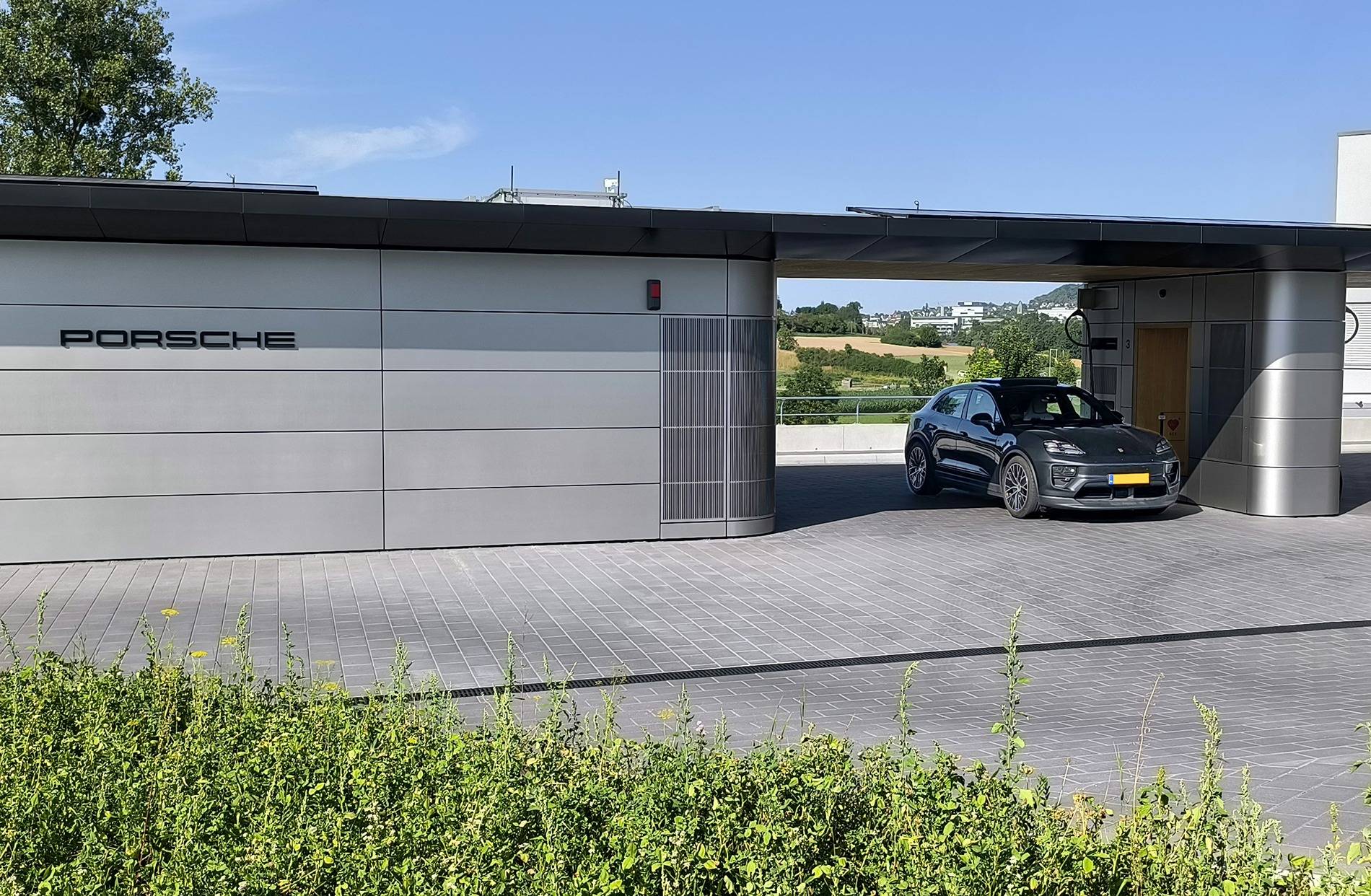 Electric Macan EV Porsche Charging Lounge IMG_20250704_175047_1ab