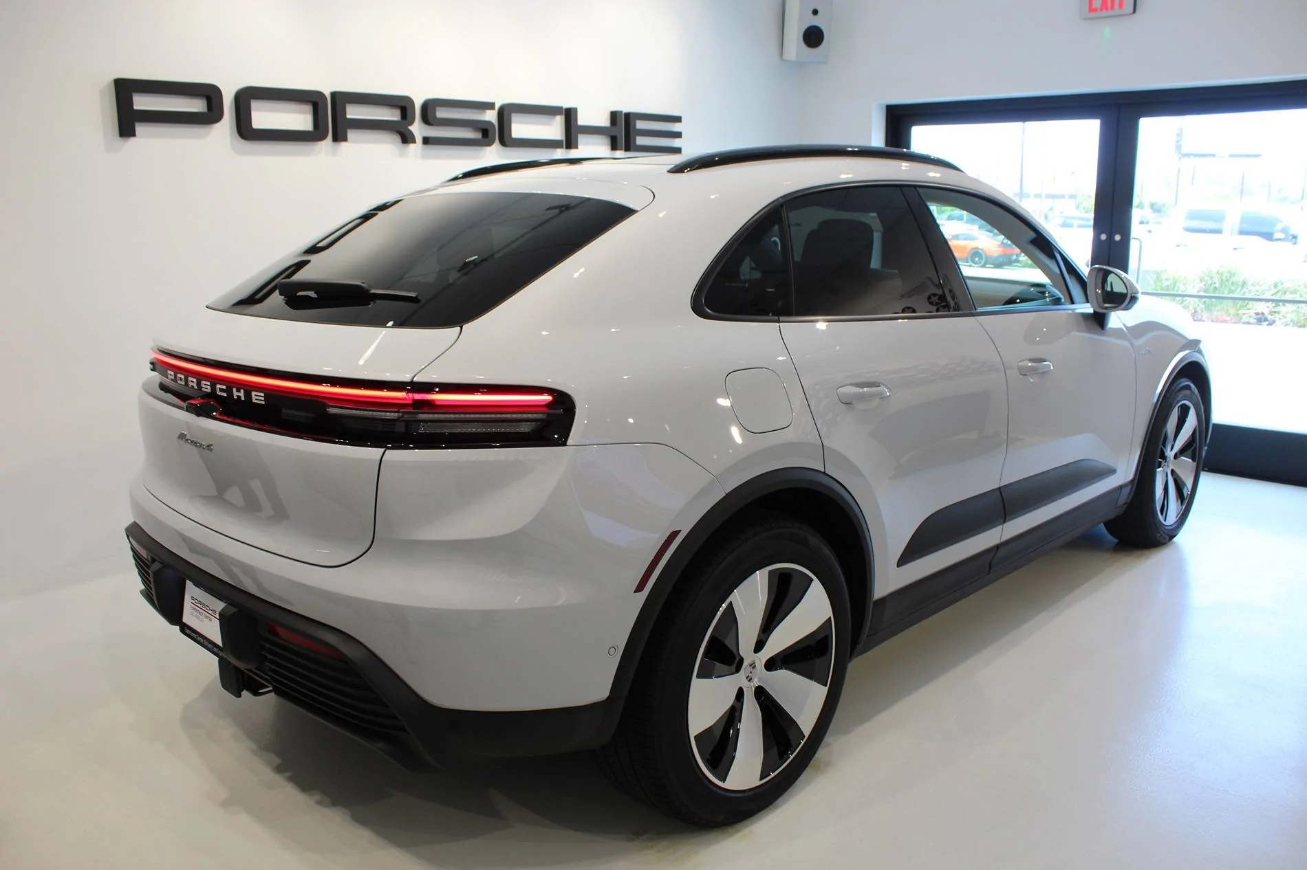 Electric Macan EV ICE GREY Macan EV Photos Thread 2 IMG_1994