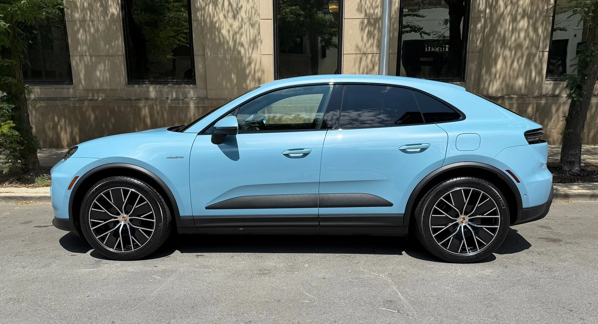 Electric Macan EV FROZEN BLUE Macan EV Photos Thread IMG_1105