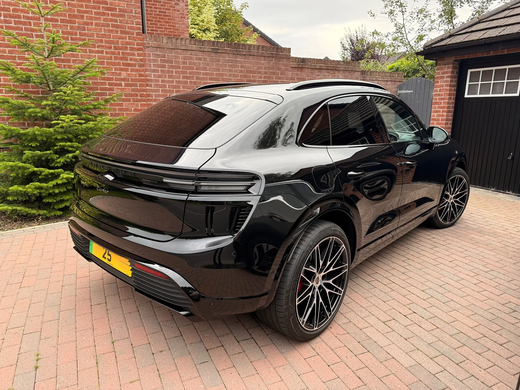 Electric Macan EV BLACK & JET BLACK METALLIC Macan EV Photos Thread IMG_8161