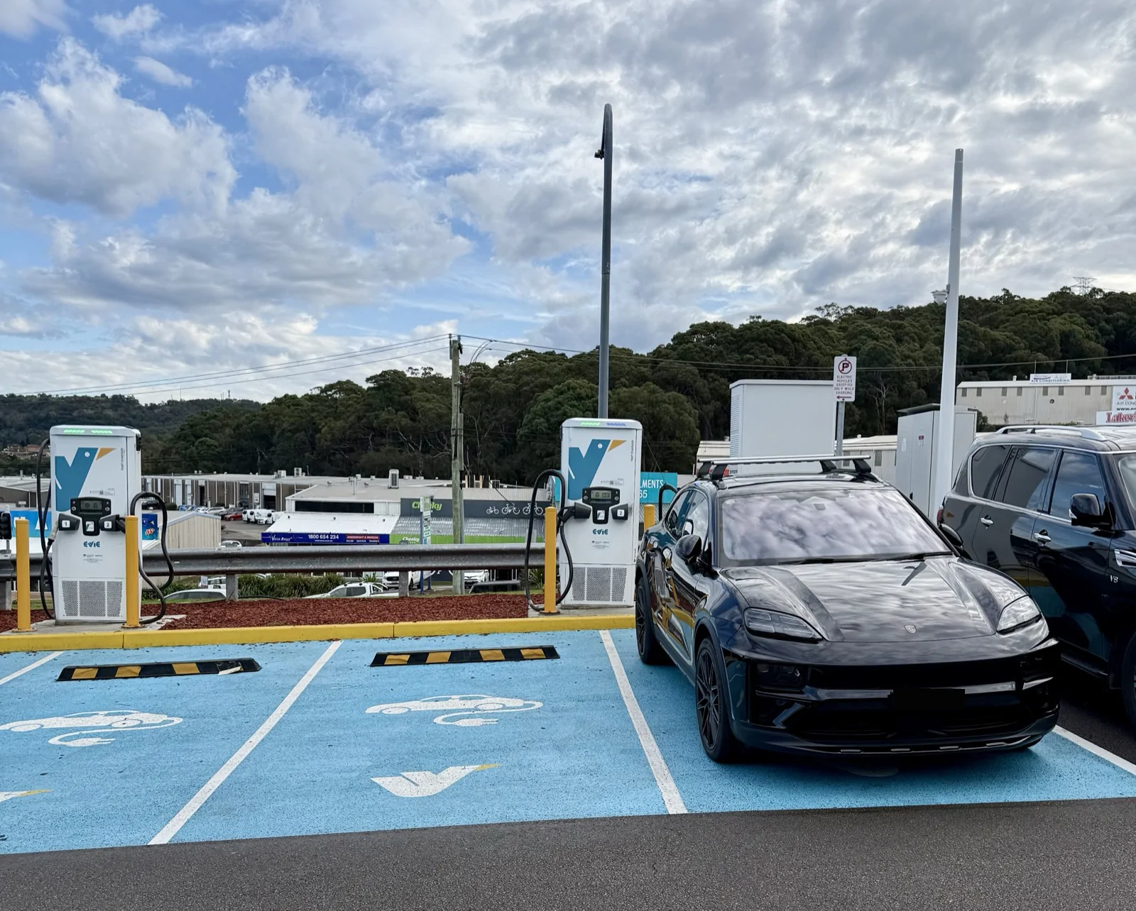 Electric Macan EV High Drama at Public Chargers [Aus] Macan at Evie charge station