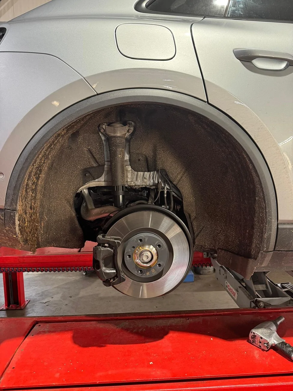 Electric Macan EV Tire pressure drop 1