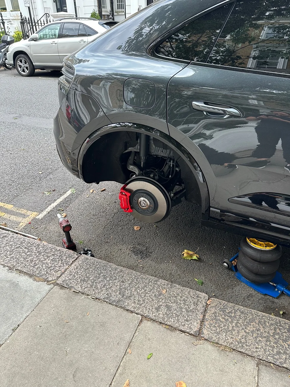 Electric Macan EV Tire pressure drop IMG_3171
