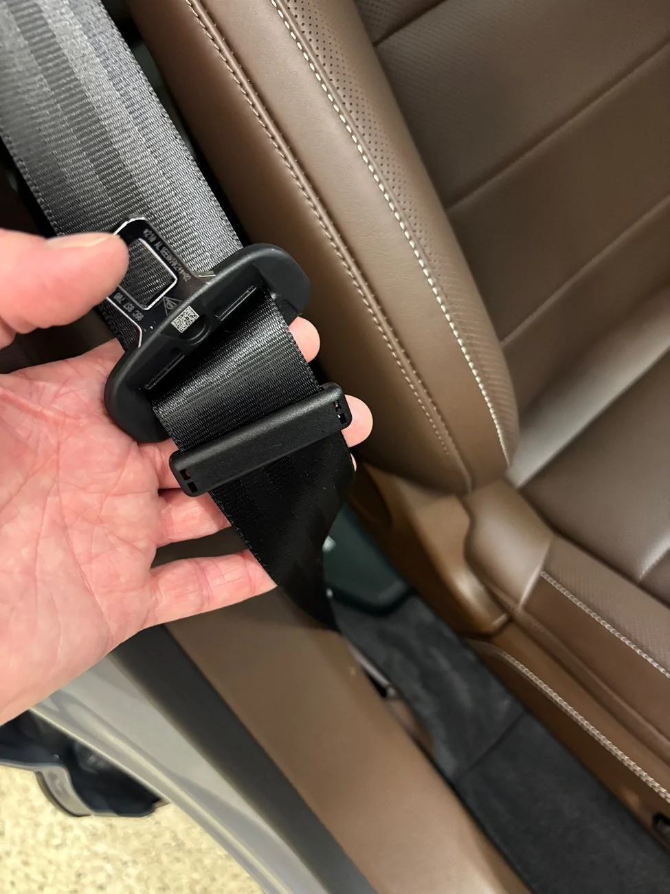 Electric Macan EV Seat Belt Retainer Clip - Front & Rear IMG_1084