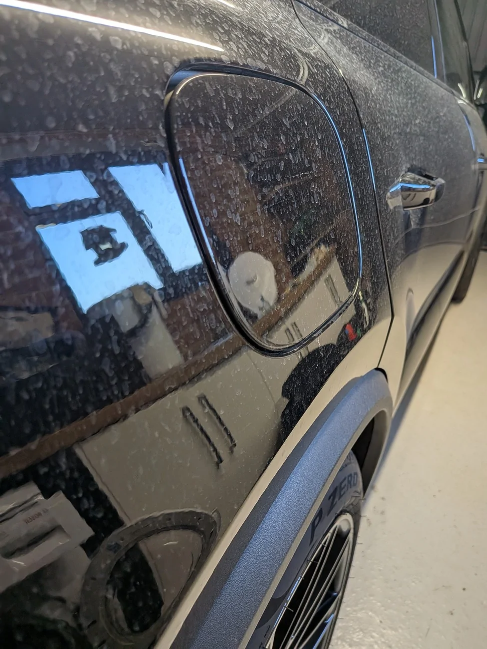 Electric Macan EV Macan EV Charger Cover Flap Not Flush 1000030926