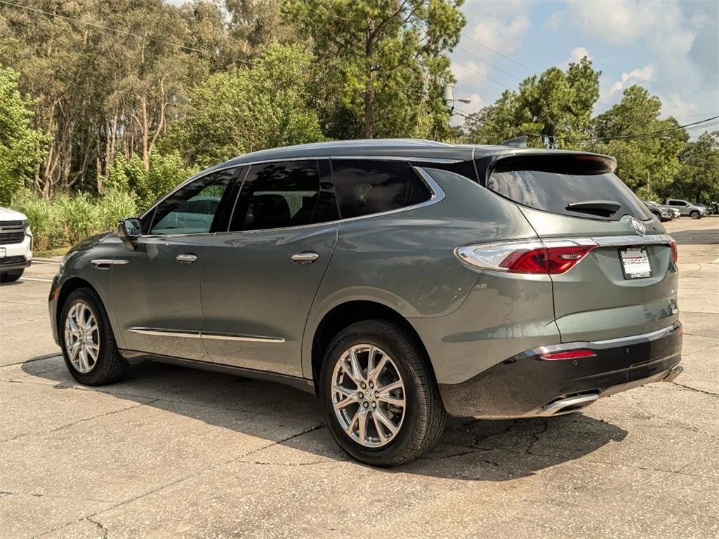 Electric Macan EV New Macan EV Video Review: “The Most Fun To Drive SUV” image-3