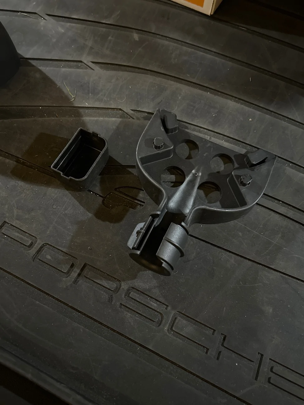 Electric Macan EV Unknown piece imag