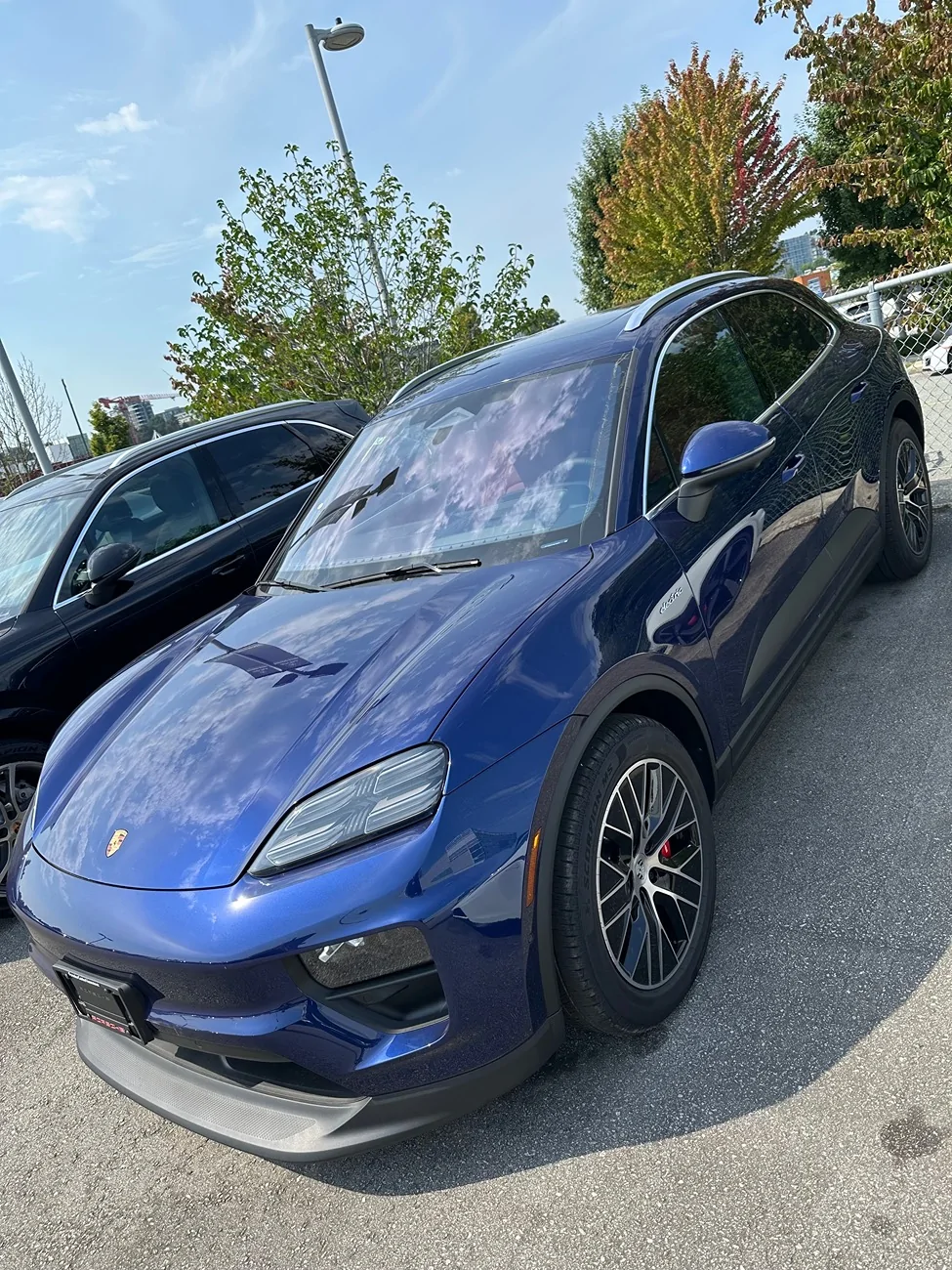 Electric Macan EV GENTIAN BLUE Macan EV Photos IMG_6224