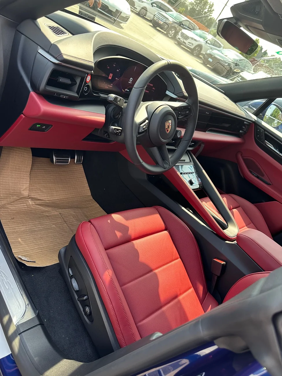 Electric Macan EV GENTIAN BLUE Macan EV Photos IMG_6226