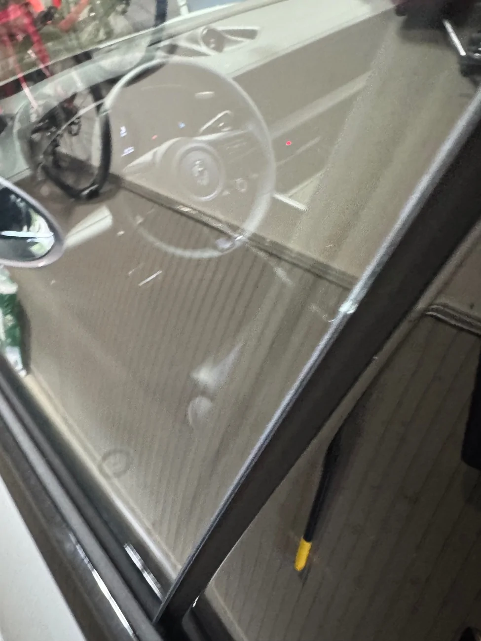 Electric Macan EV Spontaneous Thermal Window Crack IMG_1194