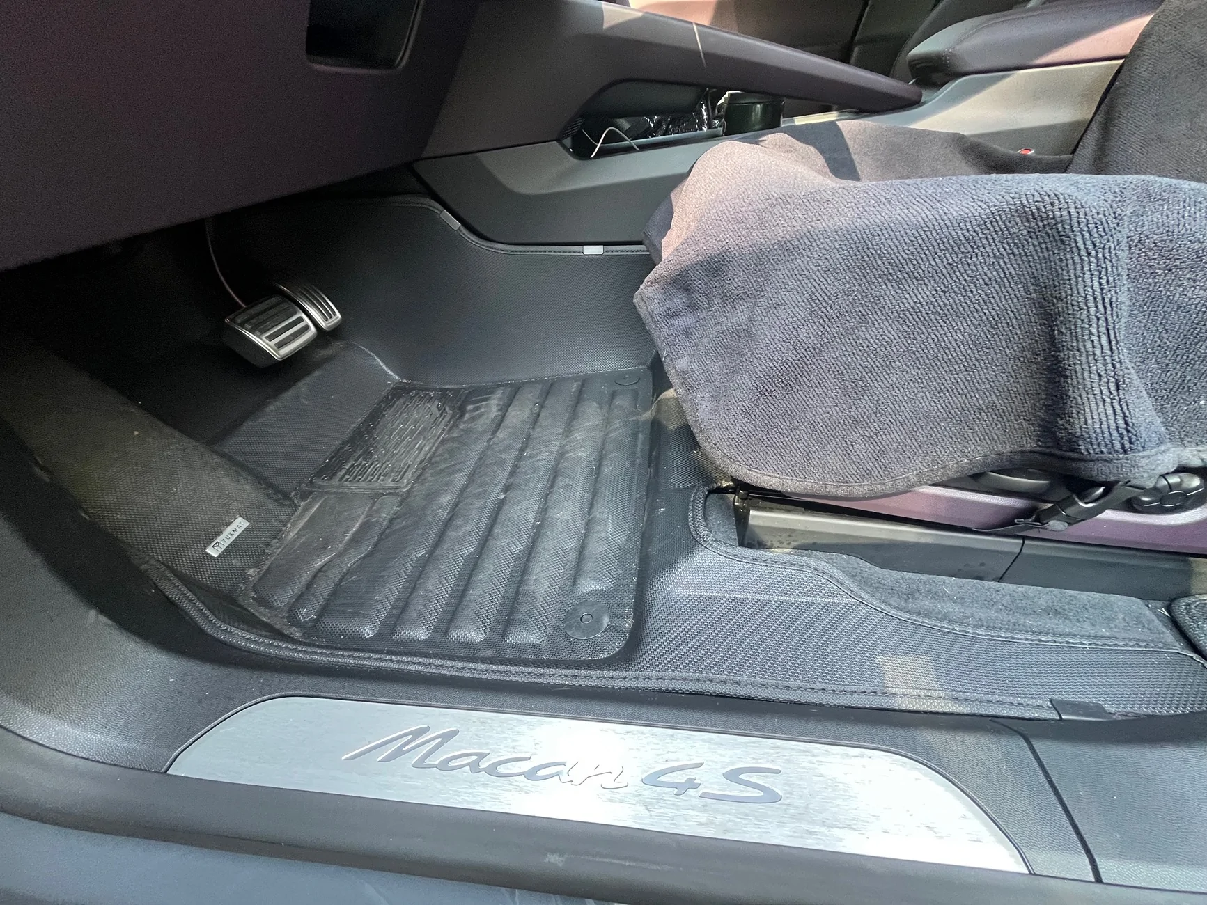 Electric Macan EV All Weather Floor Mats vs Weathertech IMG_8172