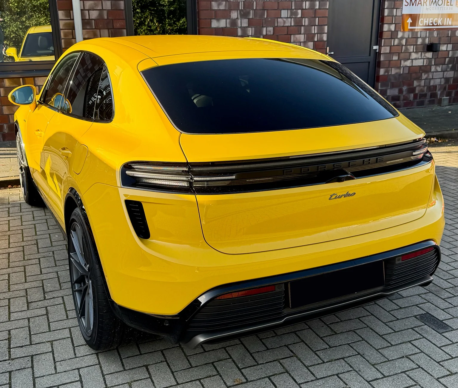 Electric Macan EV 2025 Macan EV Turbo in Speed Yellow (PTS) delivered! IMG_5968