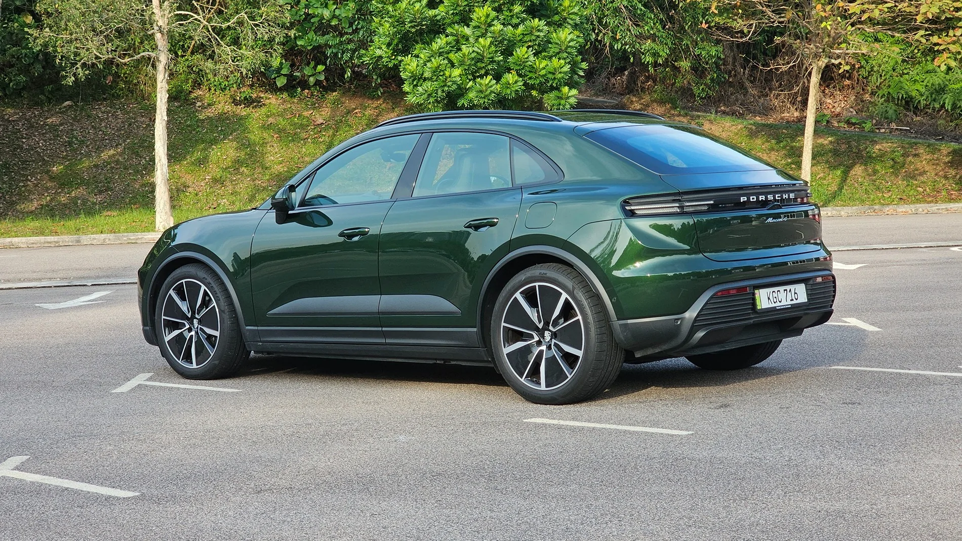 Electric Macan EV OAK GREEN Macan EV Photos Thread Porsche-Macan-4-EV-Oak-Green-Neo-003