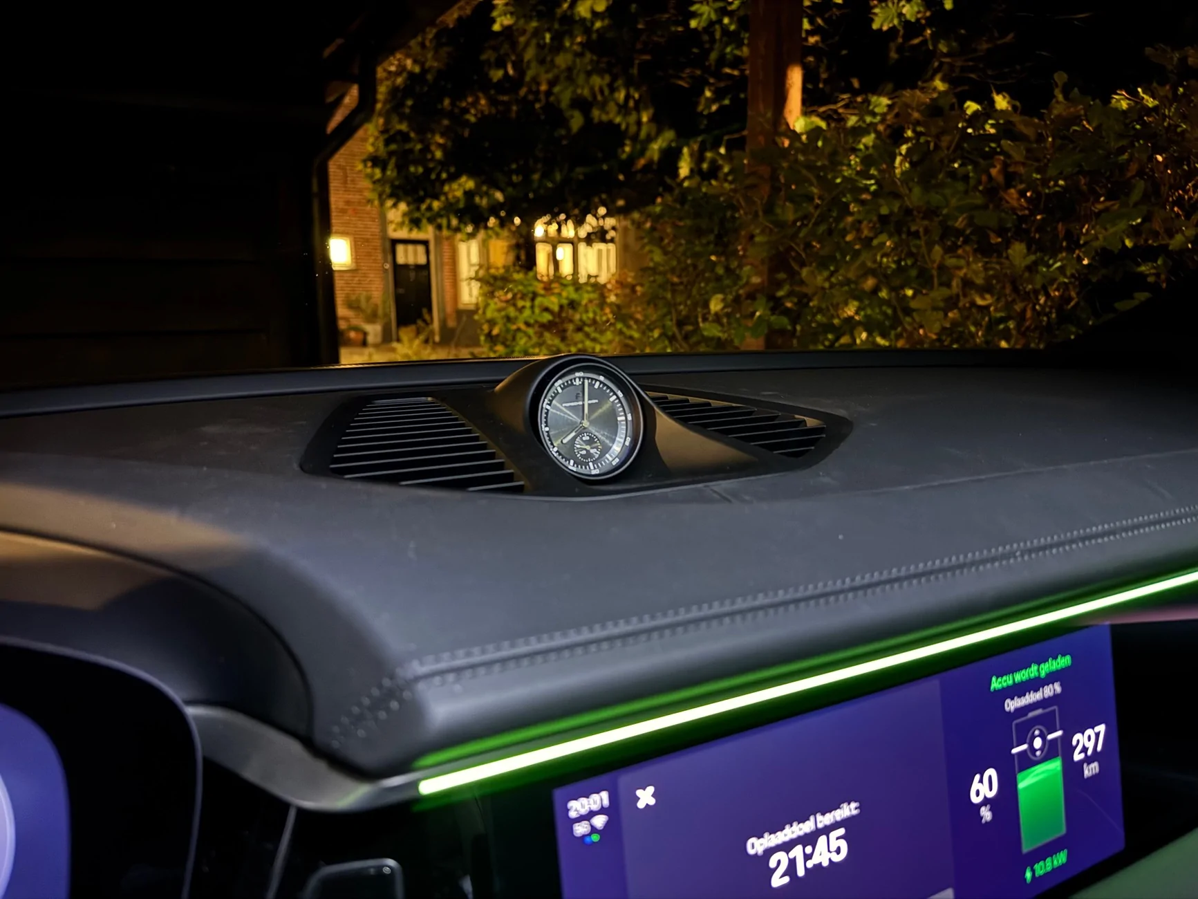 Electric Macan EV Sport Chrono Package with Porsche Design Subsecond Clock IMG_3617