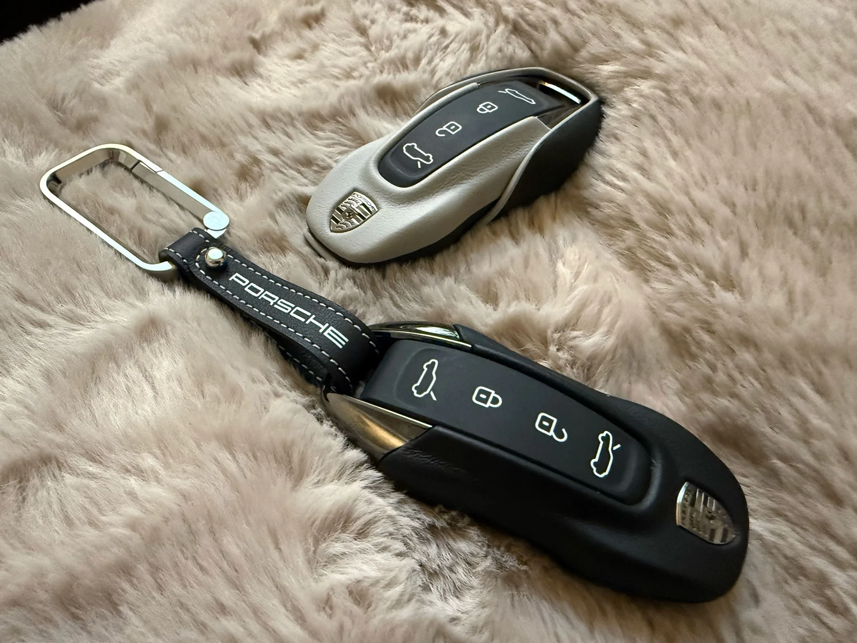 Electric Macan EV Macan EV Key Fob - photos Key-Fo