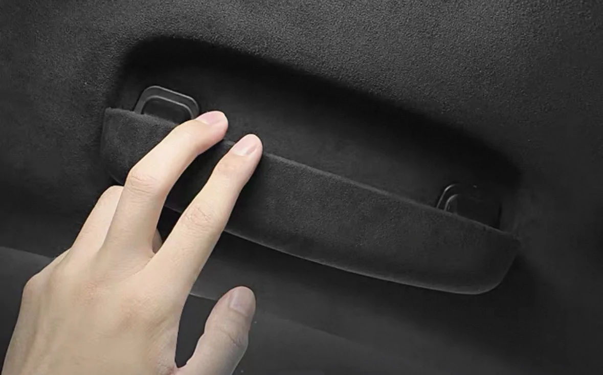 Electric Macan EV Sunglass holder installed IMG_0133