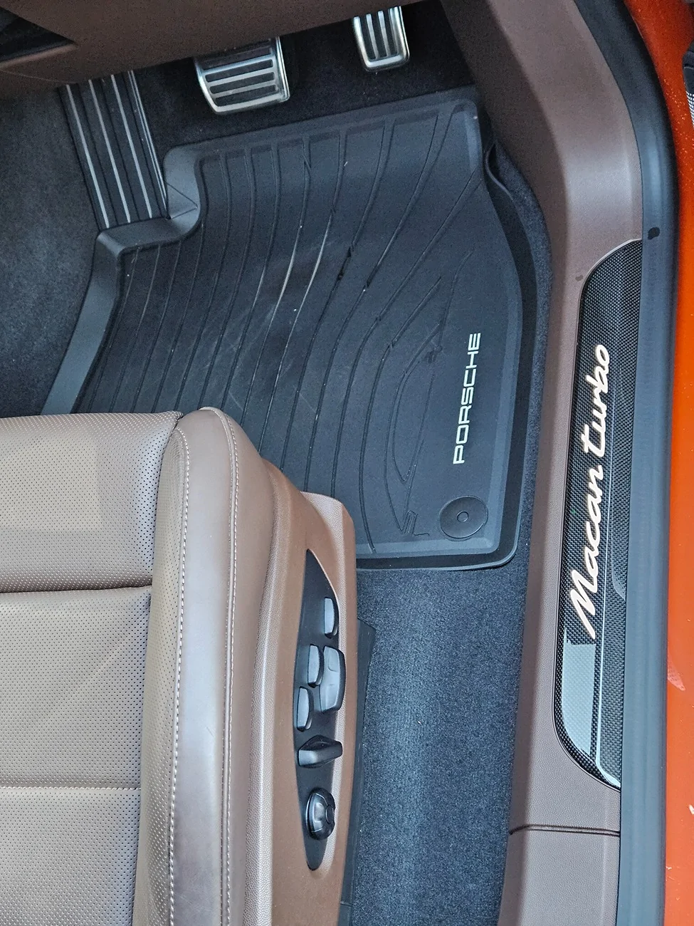 Electric Macan EV Are All-Weather Mats Worth It for a Turbo in London? 1000139888