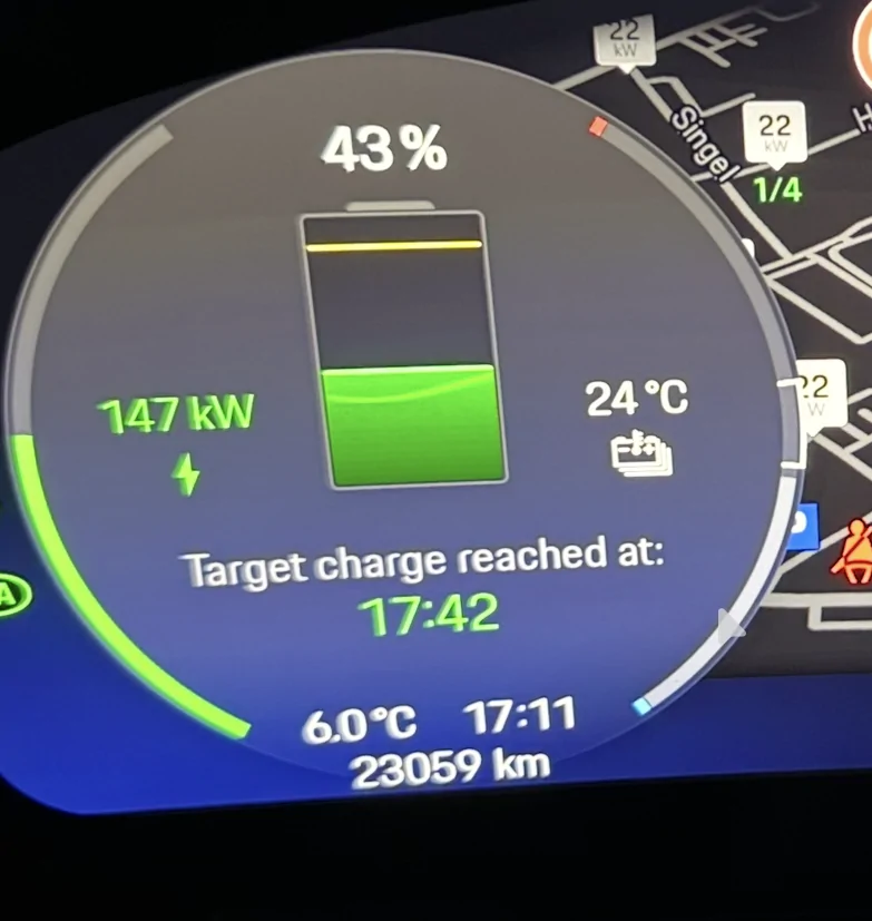 Electric Macan EV Preconditioning & charging planner 1764952663470-ln
