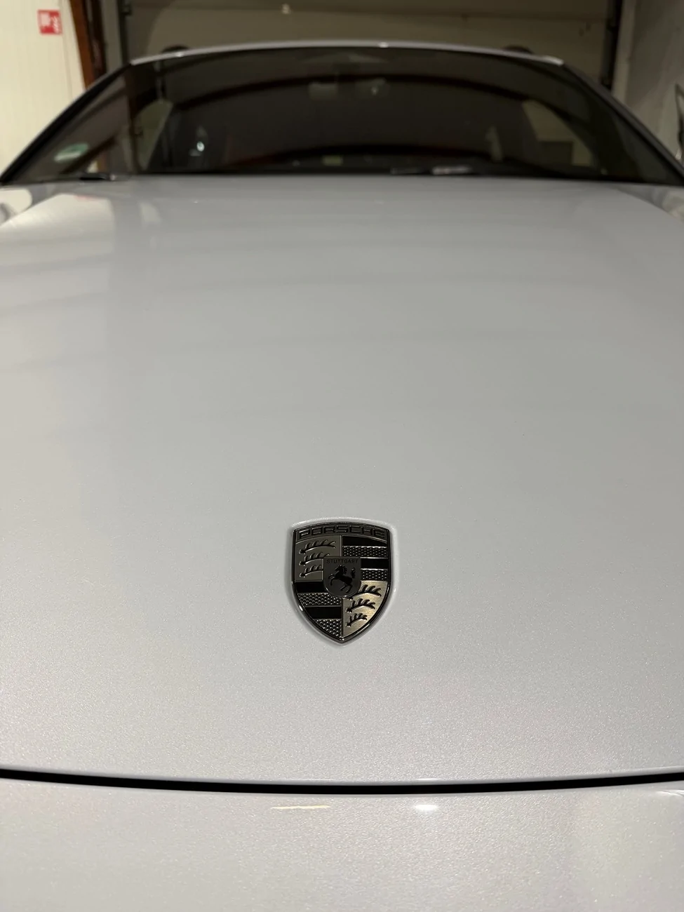 Electric Macan EV Retrofits; side blades, interior and logo's! logo turbonit