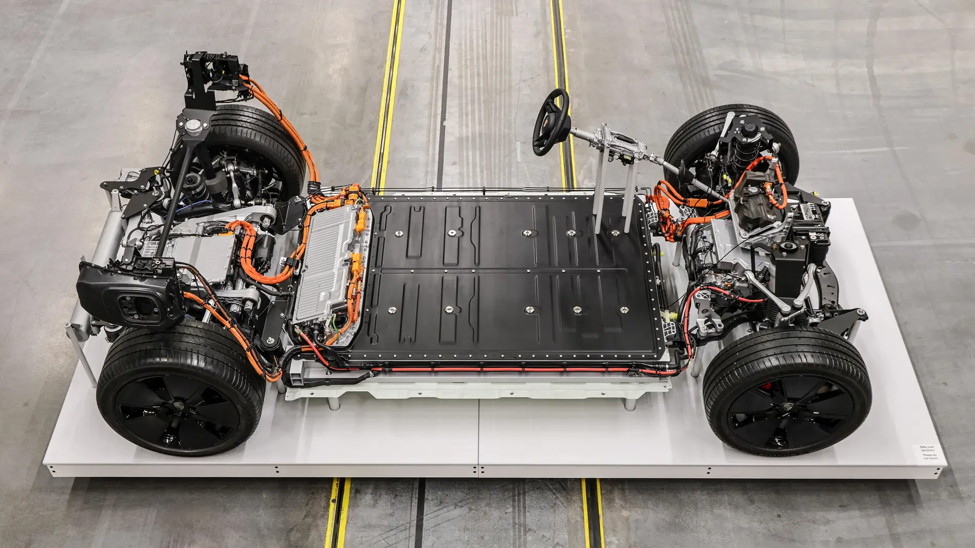 Electric Macan EV Porsche MACAN EV Battery Data 1765573083872-8