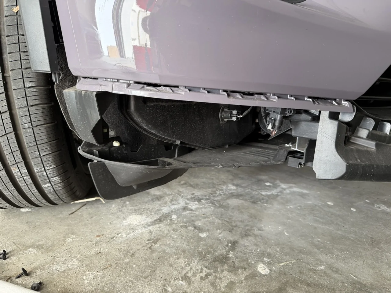 Electric Macan EV Front lower bumper valance / splitter removal IMG_4143 Larg