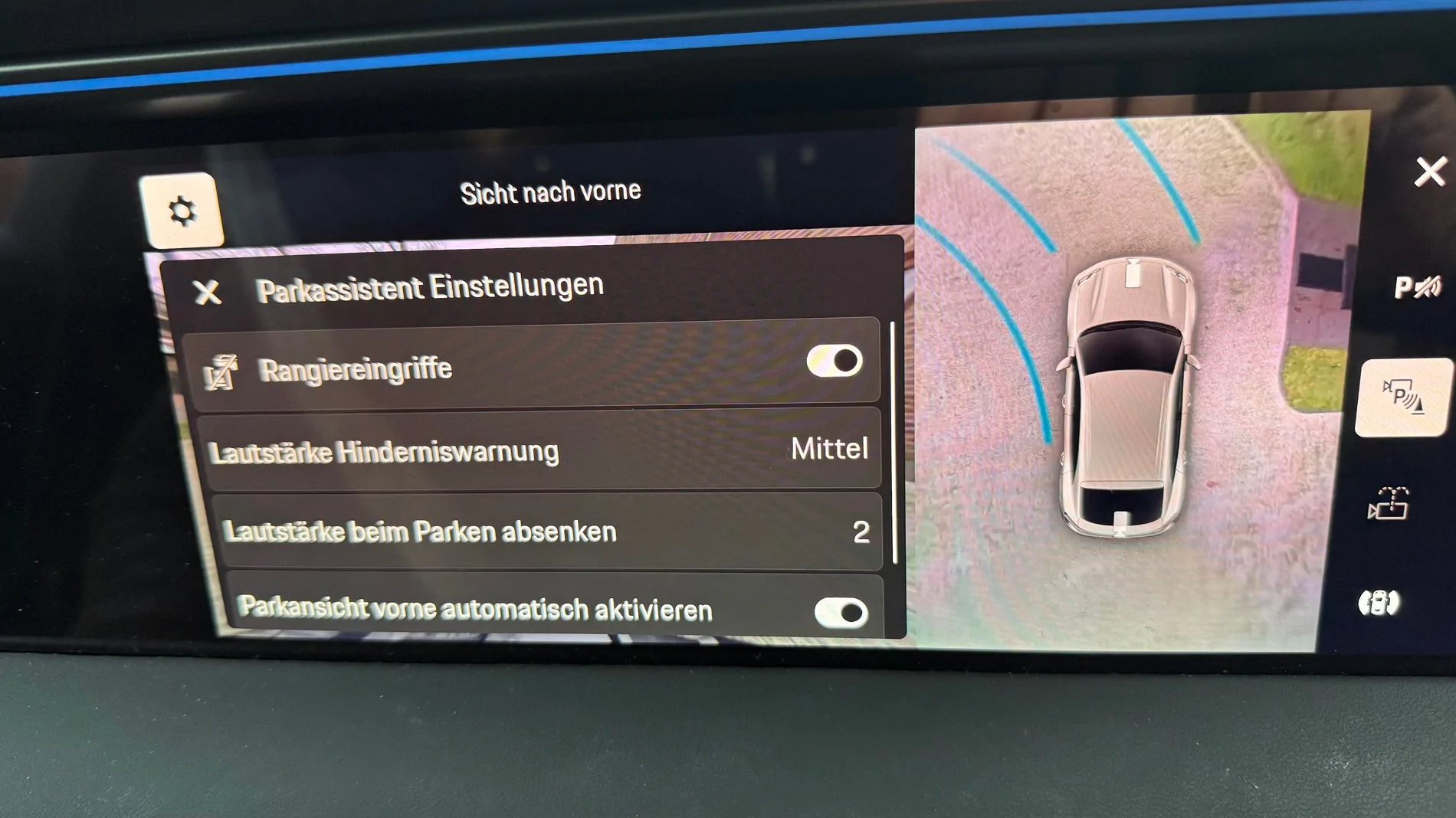 Electric Macan EV English language but German text on PCM? IMG_8549