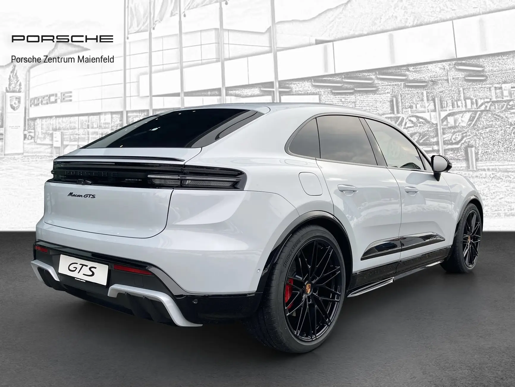 Electric Macan EV New Macan GTS real-life images 3840-43