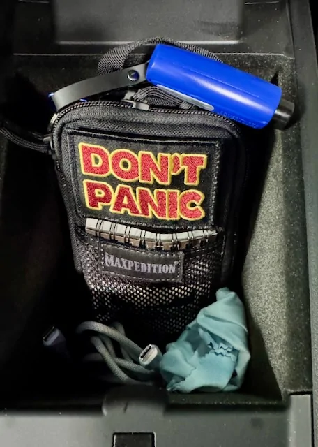 Electric Macan EV Center Armrest storage management IMG_7877 (2)