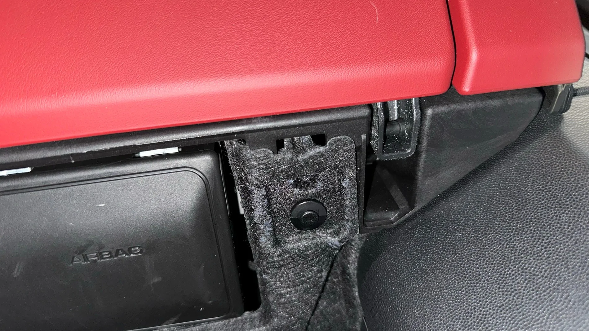 Electric Macan EV My 1st Service @ 1 year / 18K miles kno