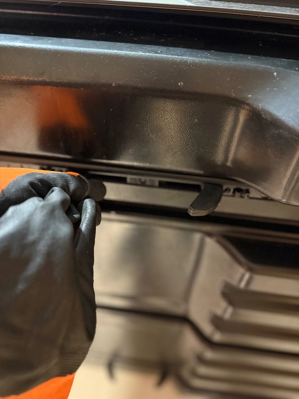 Electric Macan EV Thule Roofbox experiences & compatibility IMG_4138