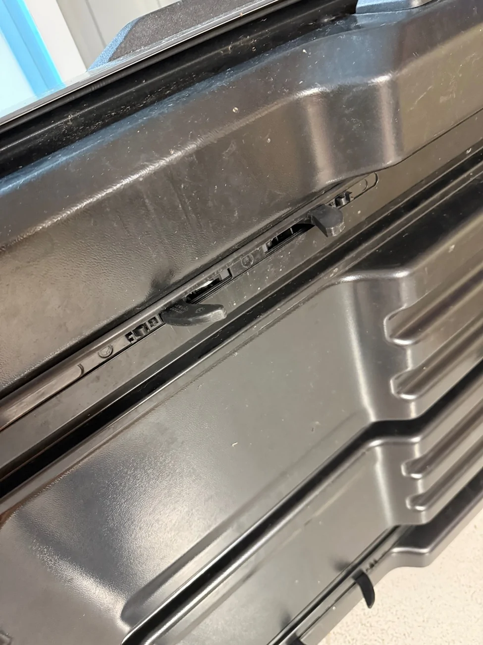 Electric Macan EV Thule Roofbox experiences & compatibility IMG_4137