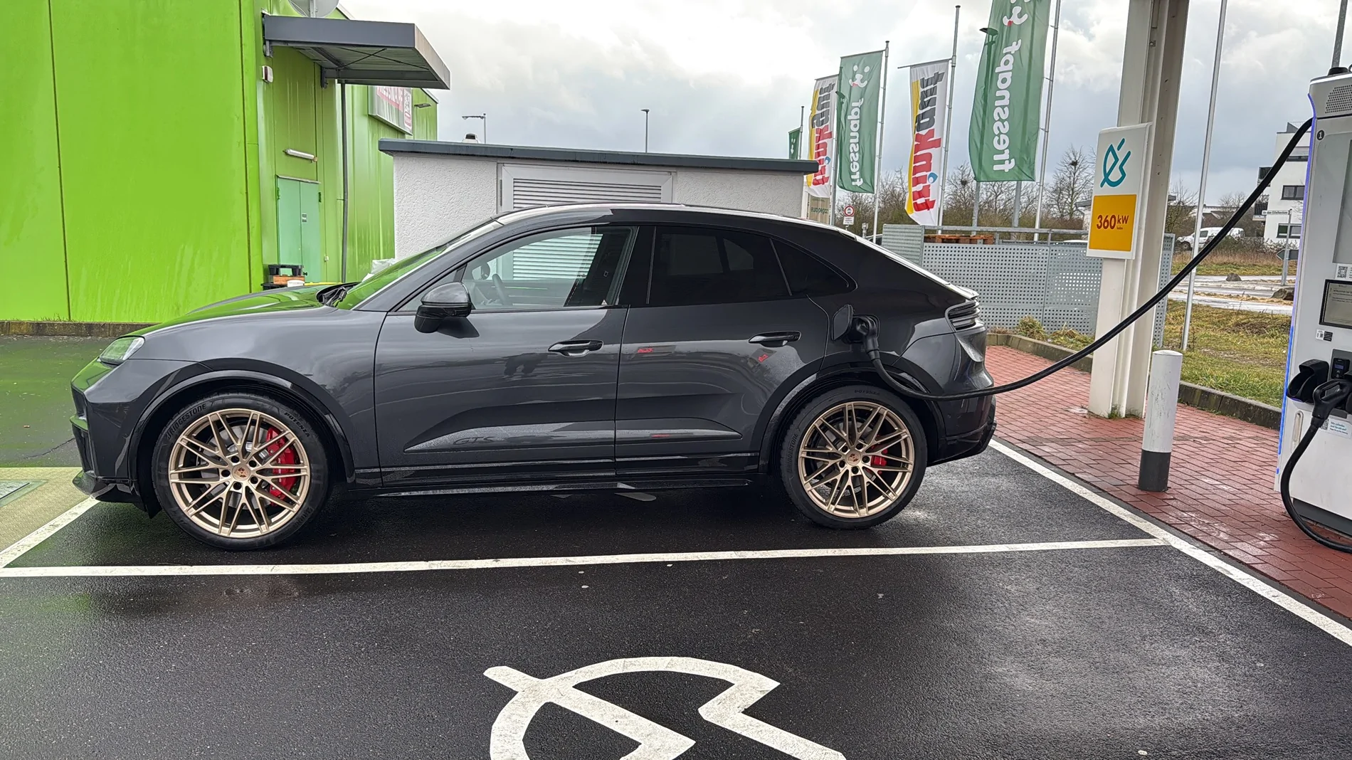 Electric Macan EV Random daily Macan EV photos - post yours! 🤳 D3F7B56A-6CEC-445E-B93D-0E6A3B6685C3