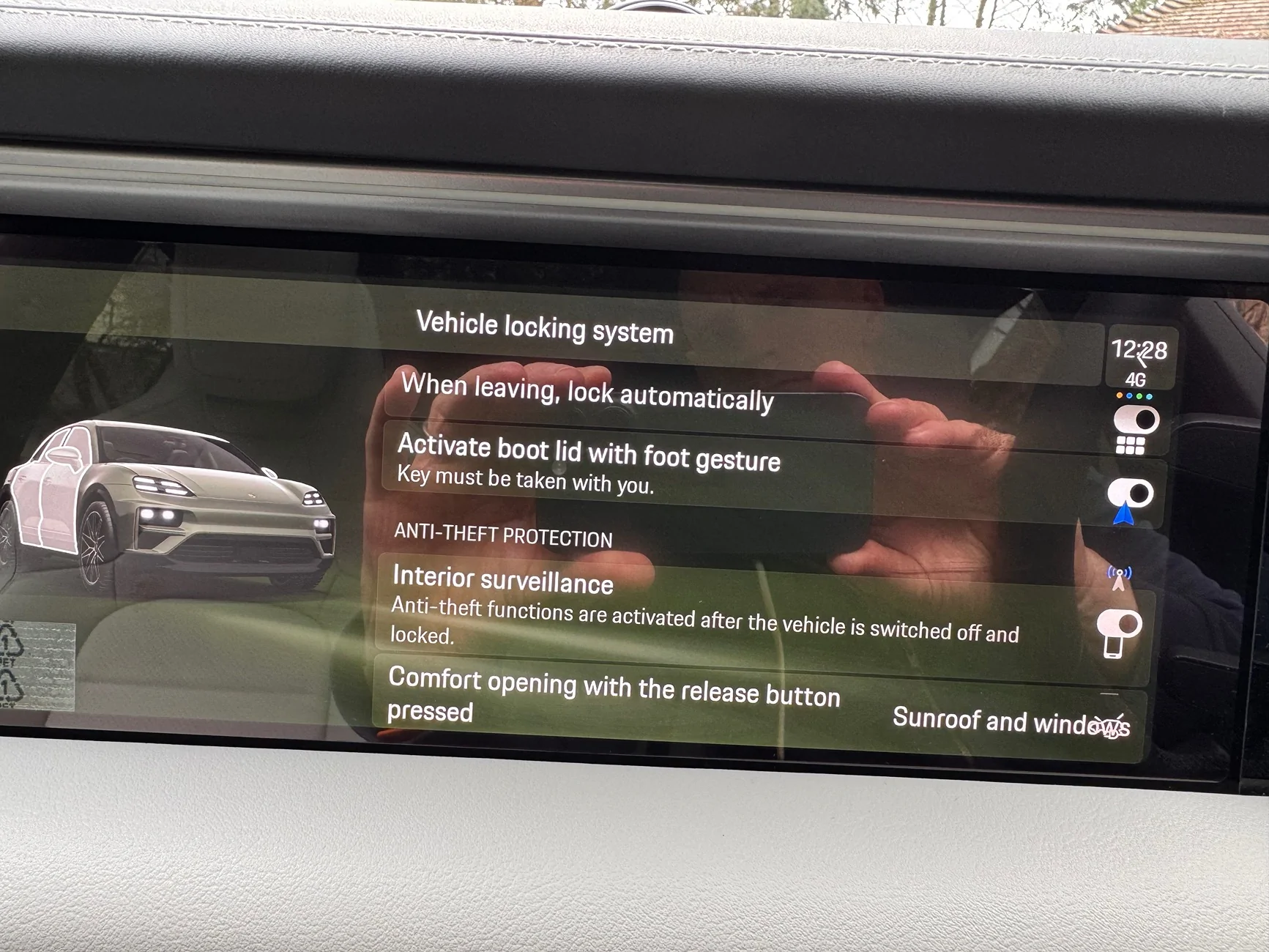 Electric Macan EV Icons overlapping make it hard / impossible to select or move back IMG_0323